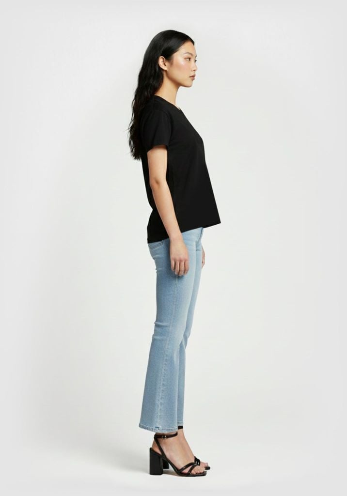 ÁO THUN NỮ DÁNG REGULAR MÀU ĐEN IN CHỮ KÝ TRÁI TIM - 225WN2021B2