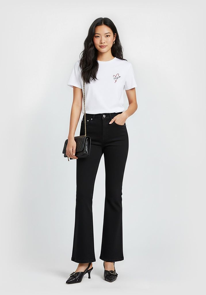 ÁO THUN NỮ DÁNG REGULAR MÀU TRẮNG IN CHỮ KÝ TRÁI TIM - 225WN2021B2