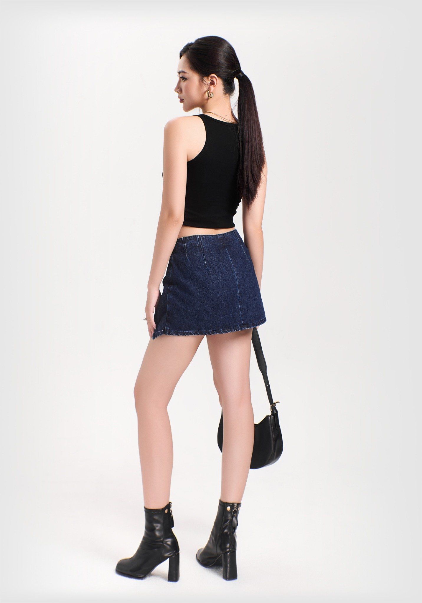 Chân Váy Chữ A Vạt Chéo Laser Hiệu Ứng. Laser Effect Diagonal A-Line Skirt - 124WD1111F3