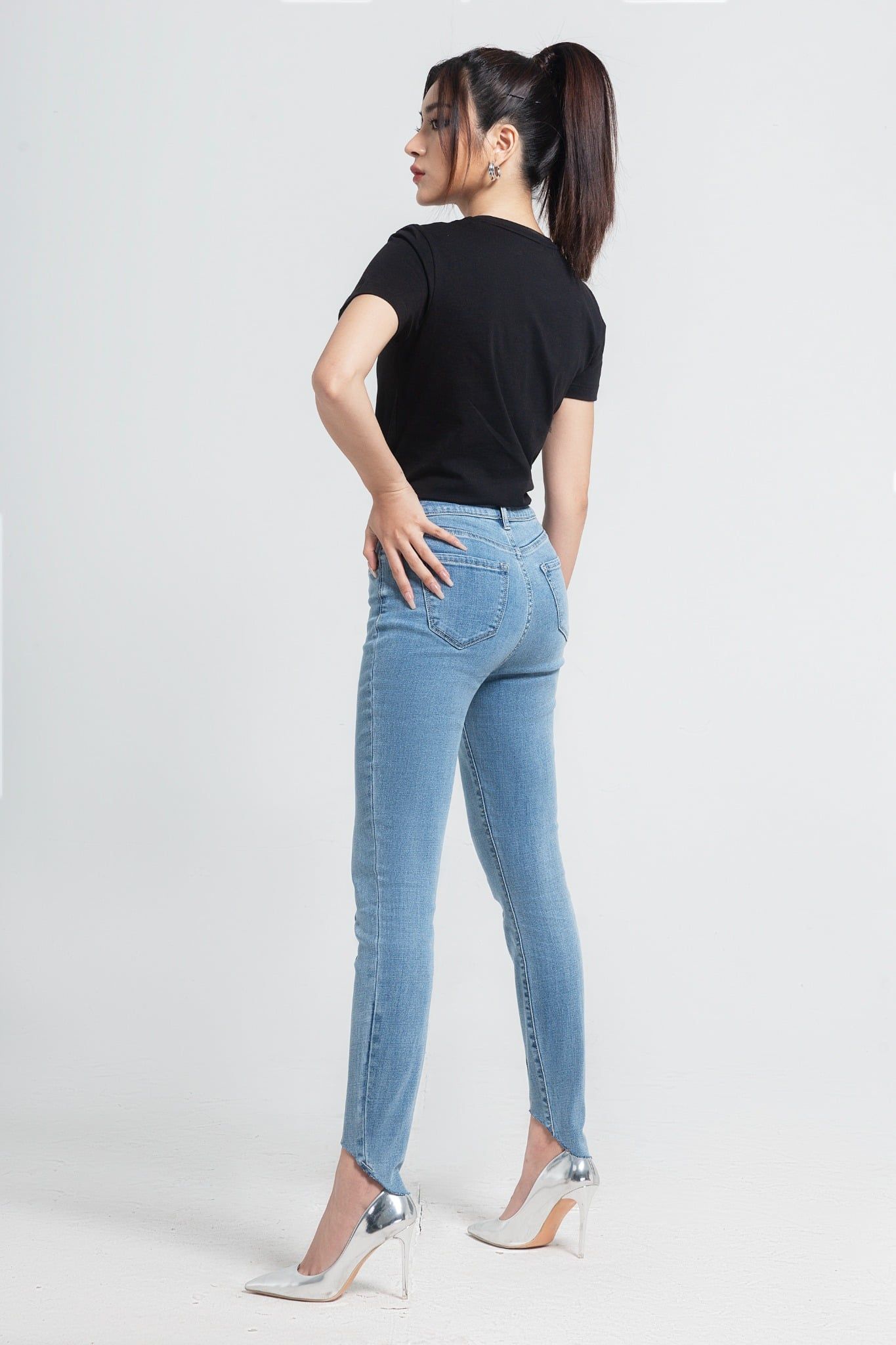 Quần Jeans Nữ Sóng Gân Dáng Ôm Phiên Bản 1. Front Seam Detail Skinny Jeans (1st Version) - 121WD2081F5