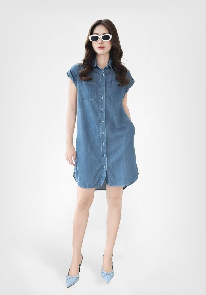 ĐẦM SƠ MI DENIM LIGHT BLUE  FORM OVERSIZE - 125WD2124B1
