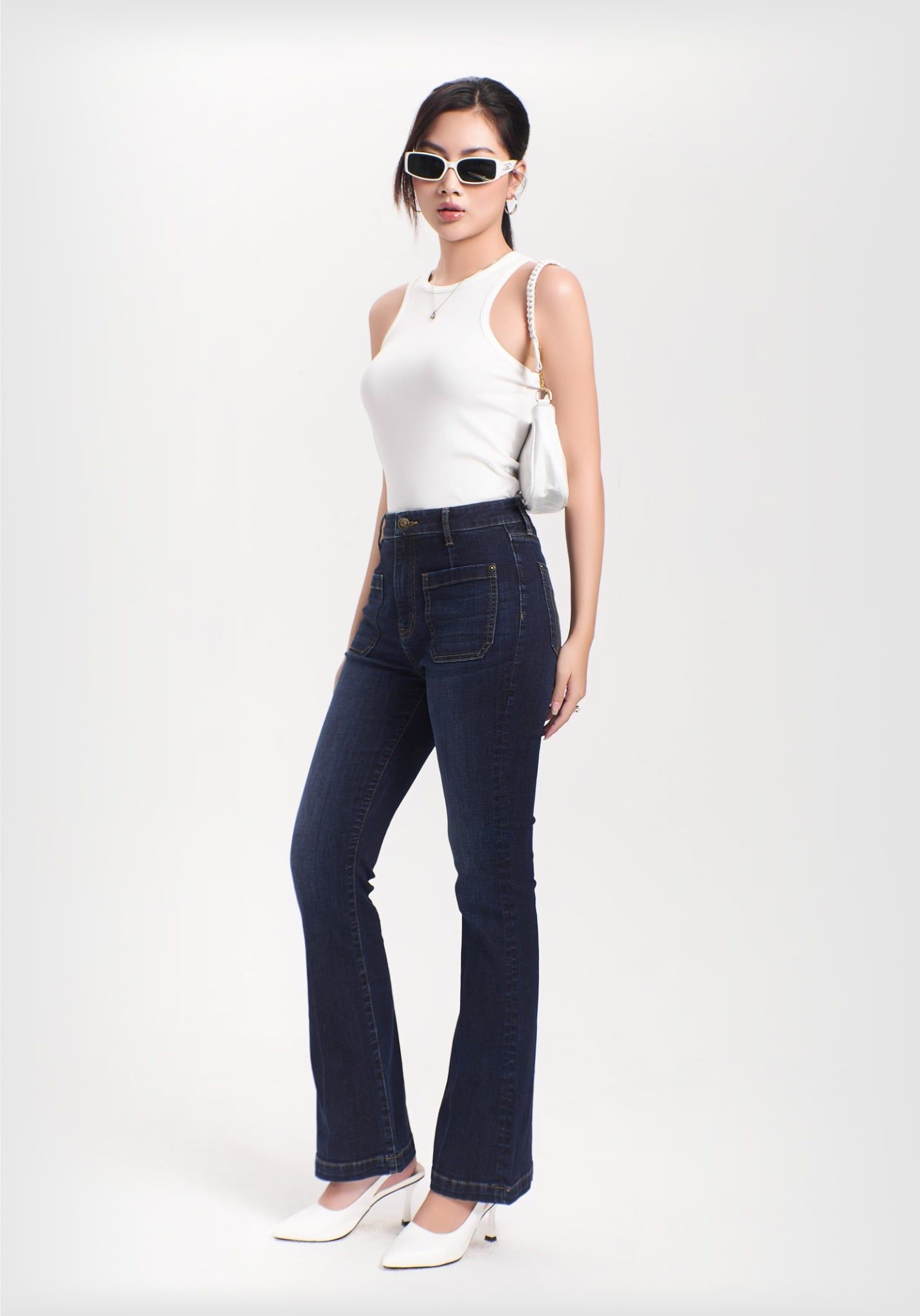 Quần Dài Nữ Dáng Loe Màu Med Blue  - Med Blue Flared Women's Jeans - 124WD2084B1