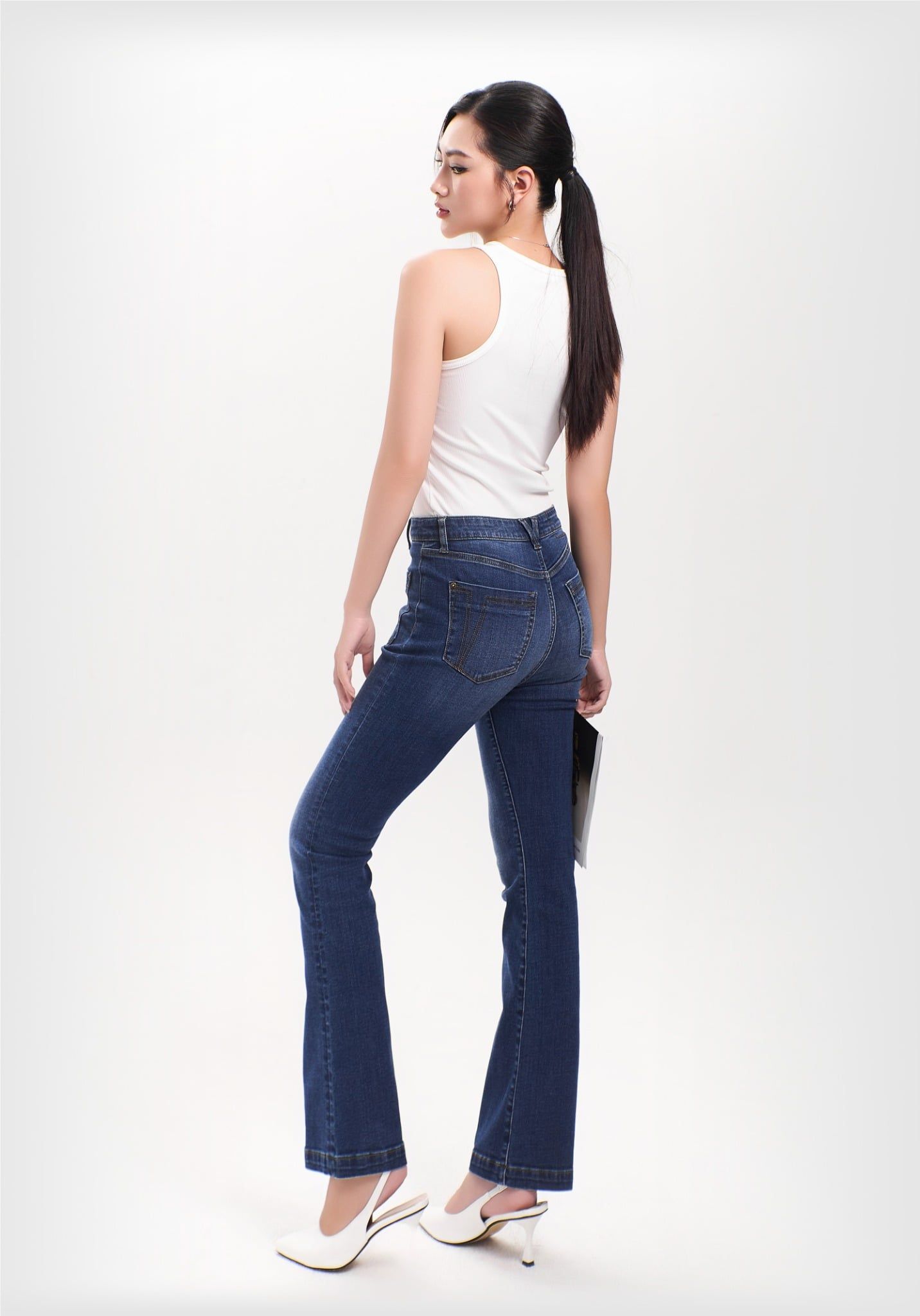 Quần Dài Nữ Dáng Loe Màu Light Blue  - Light Blue Flared Women's Jeans - 124WD2084B1