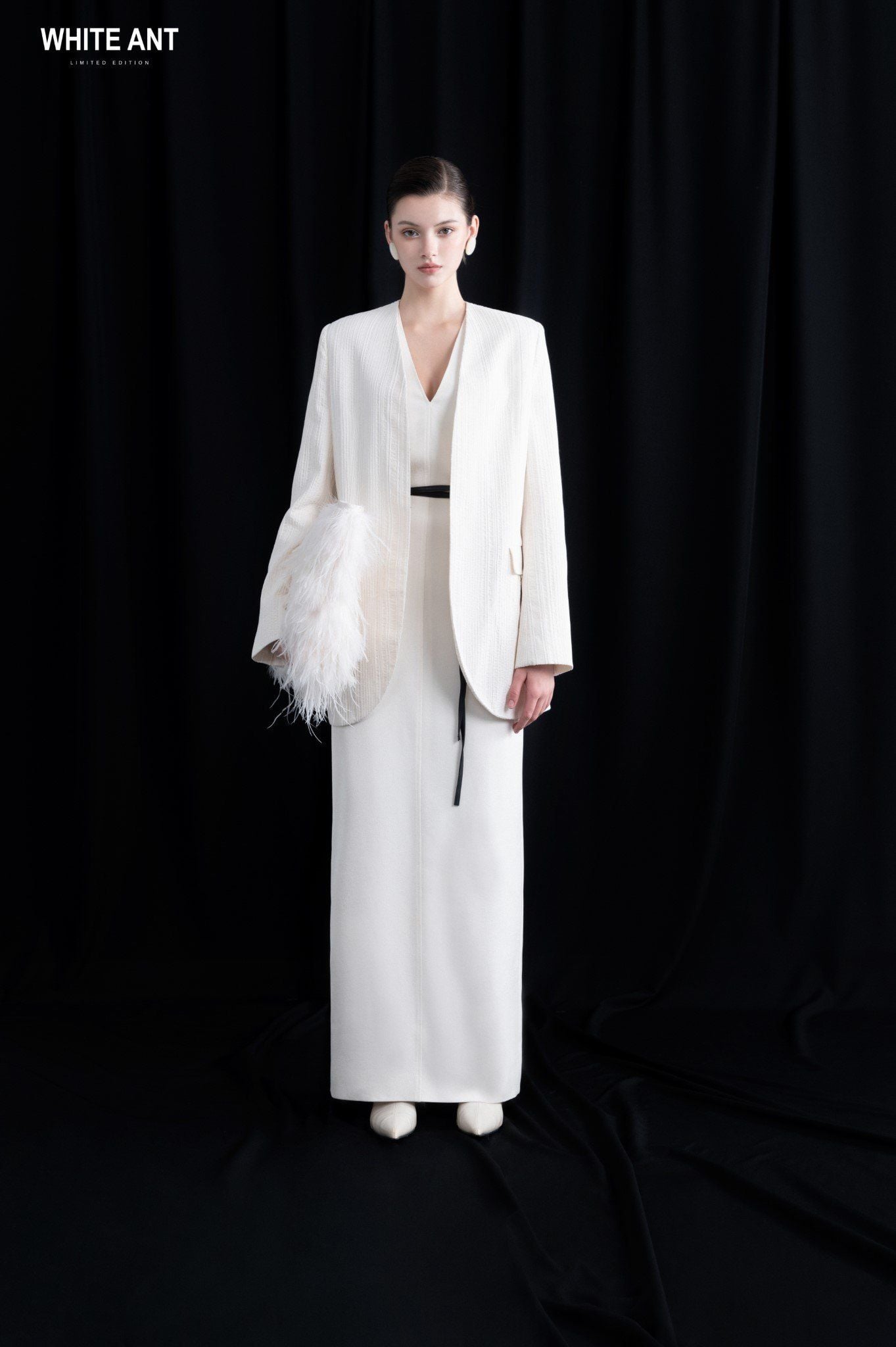 PERA SINGLE- BREASTED COLLARLESS BLAZER