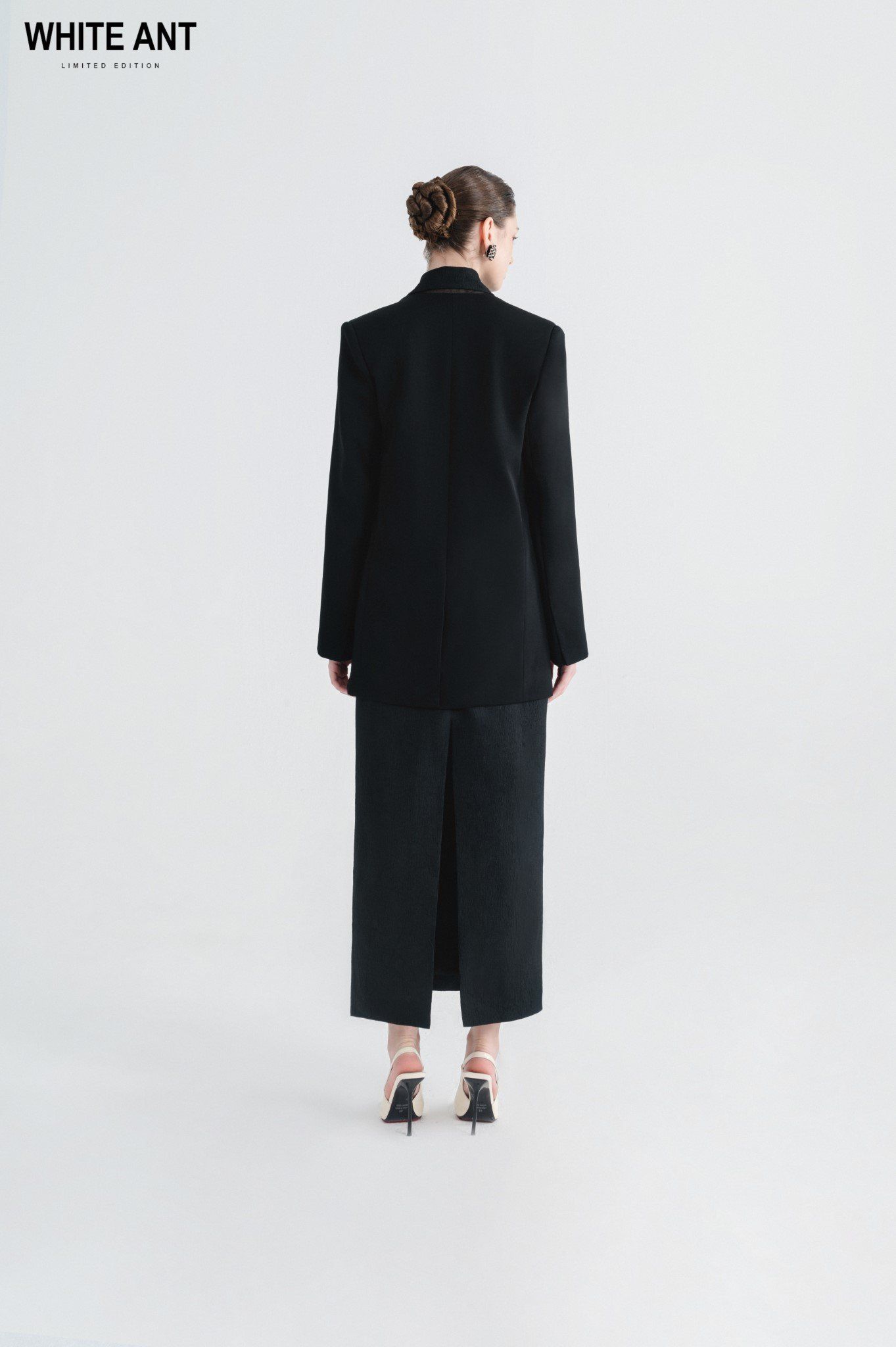 PERA SINGLE- BREASTED COLLARLESS BLAZER