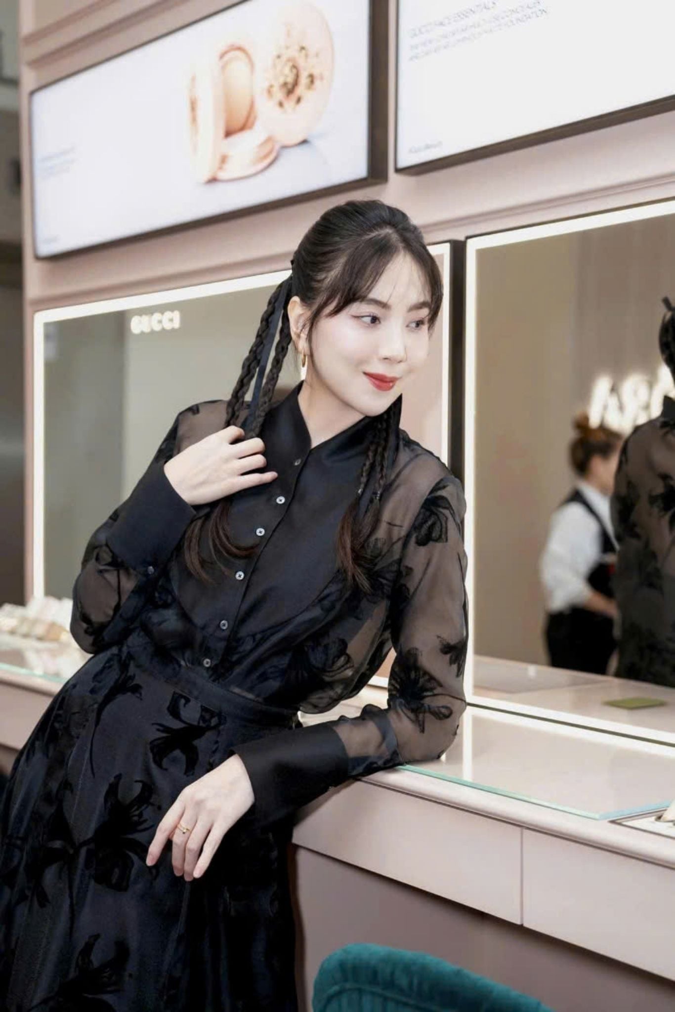  MC Mai Ngọc X FERN SHIRT & LEALIA SKIRT 