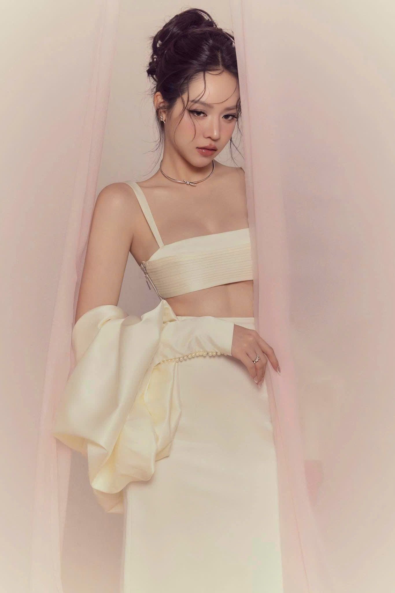  thanhthuy.hhvn X LINRI CAPE & JAZZI TOP & HISM SKIRT 