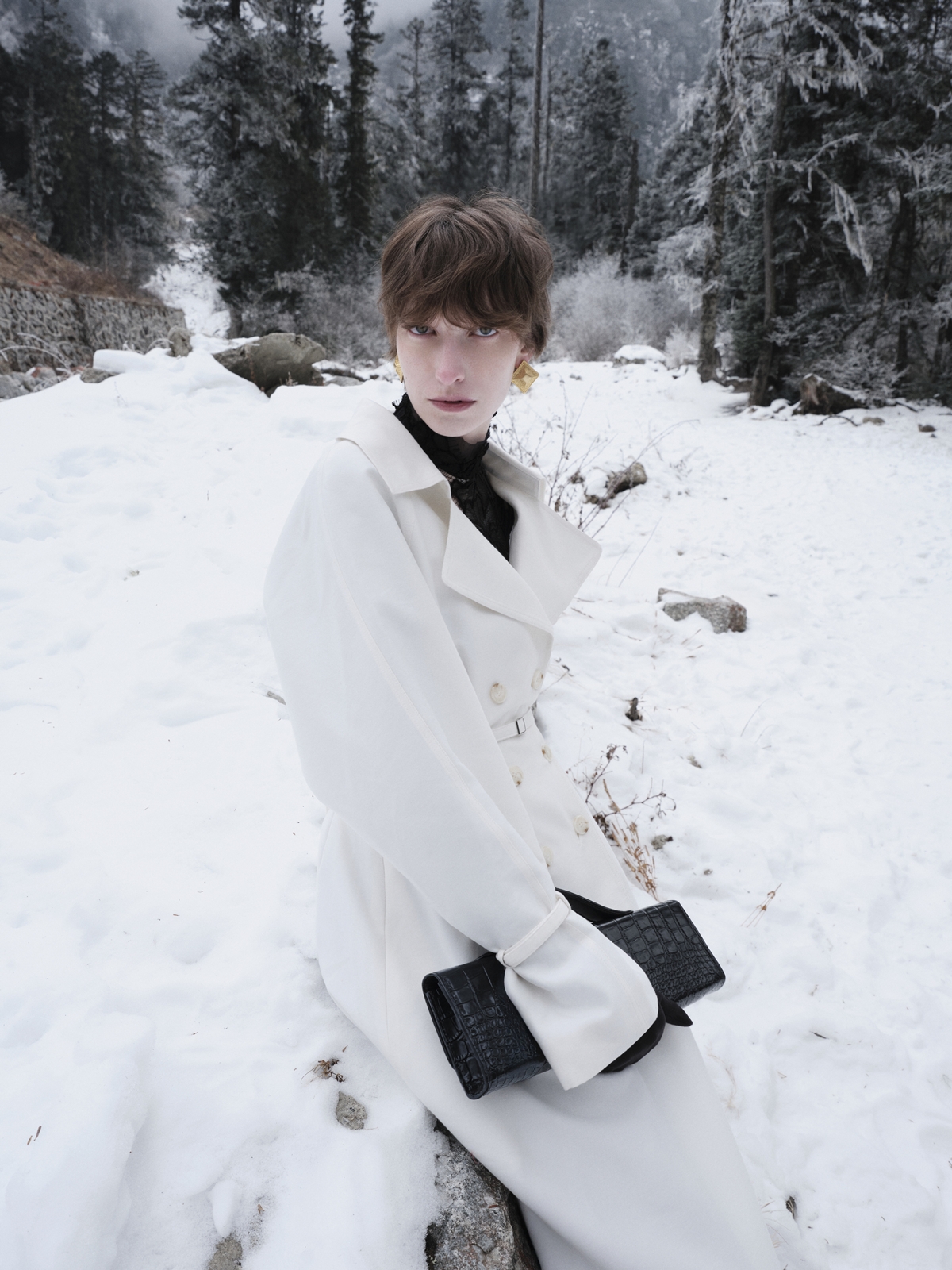  VELOURA DOUBLE-BREASTED COAT 