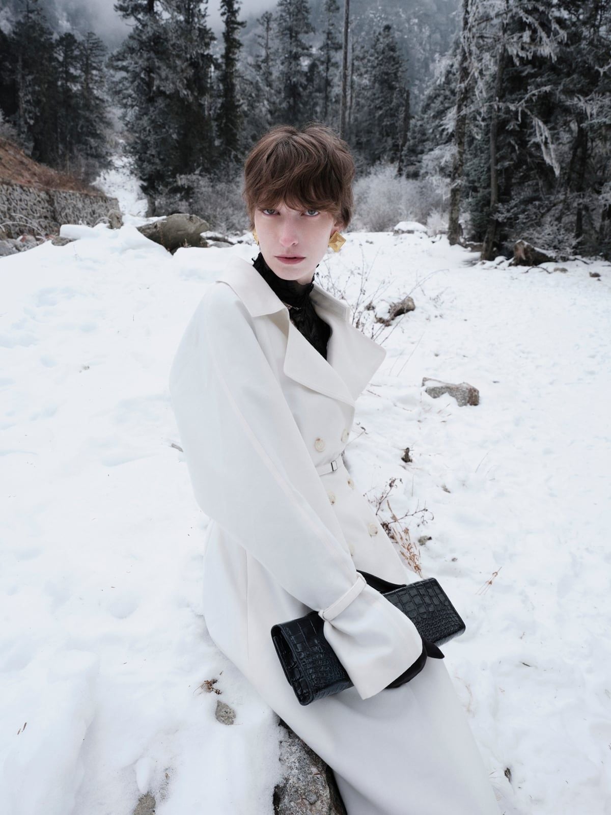 VELOURA DOUBLE-BREASTED COAT