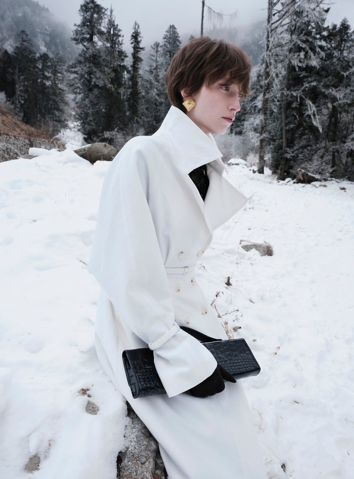 VELOURA DOUBLE-BREASTED COAT