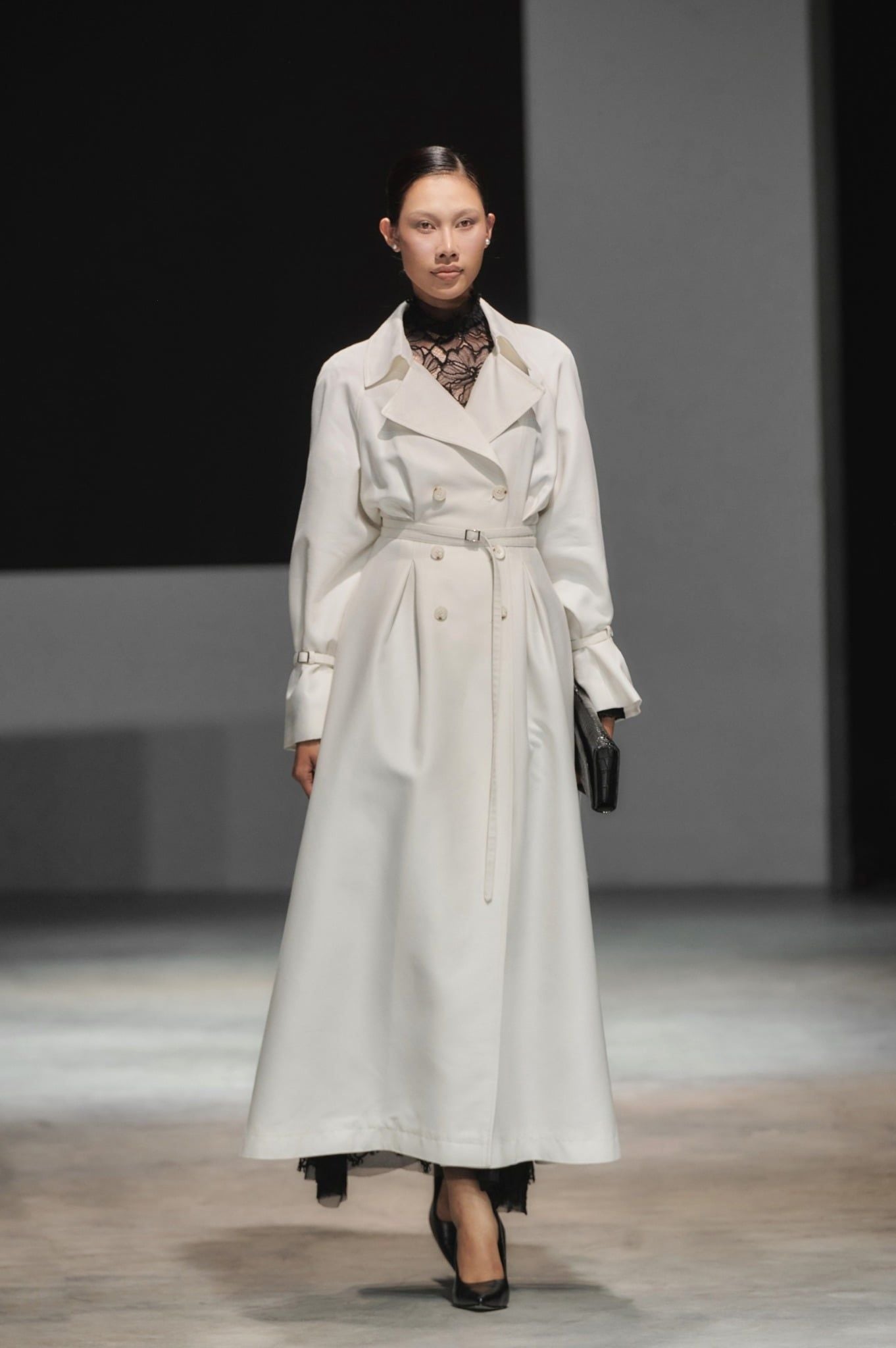 VELOURA DOUBLE-BREASTED COAT