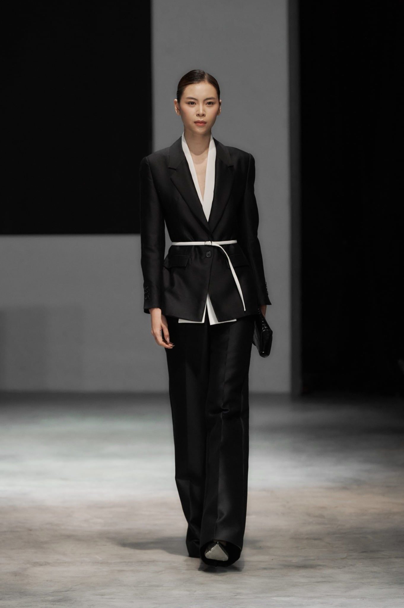 TAILORED WOOL SILK WIDE - LEG PANTS