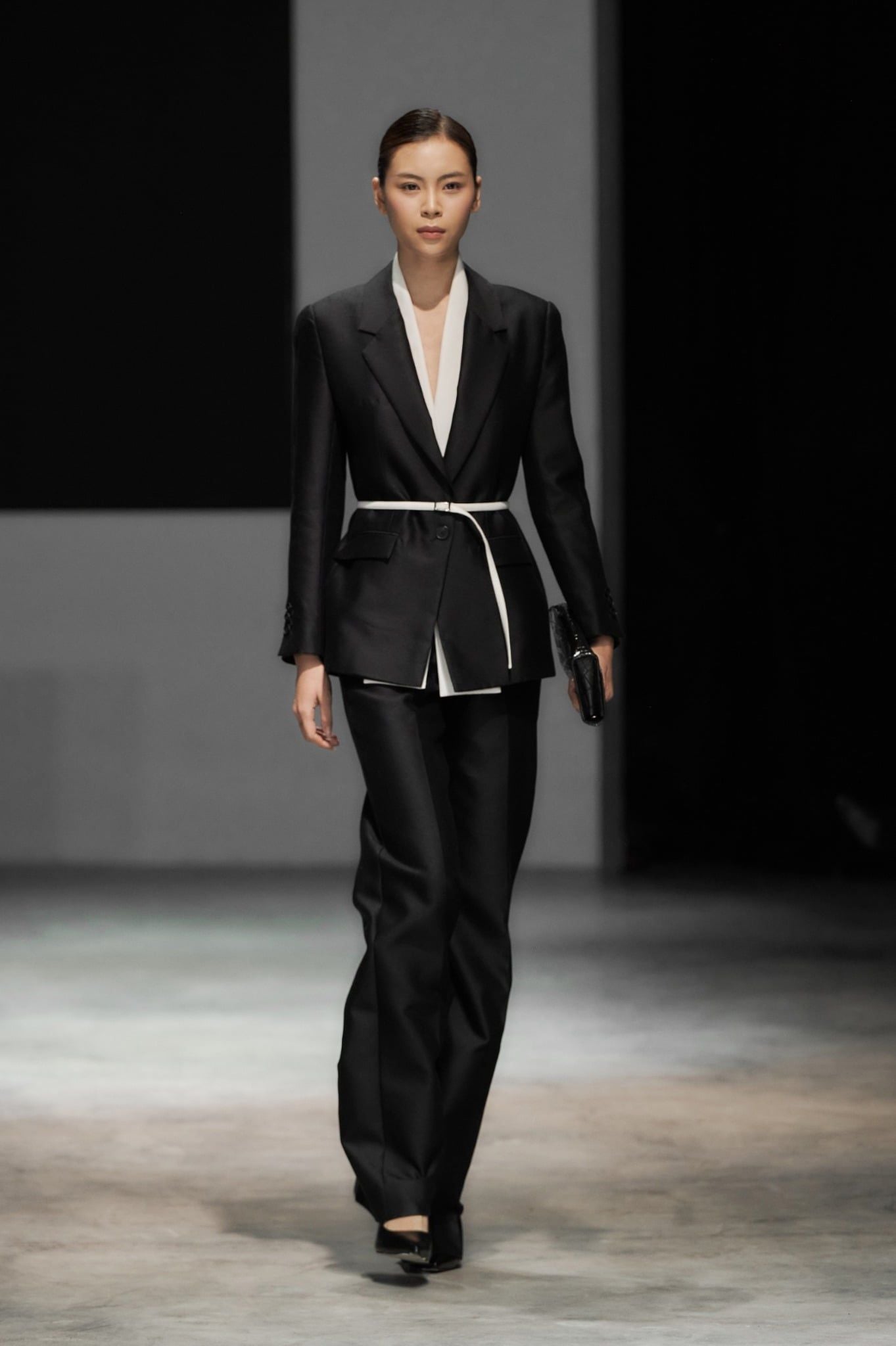 TAILORED WOOL SILK WIDE - LEG PANTS