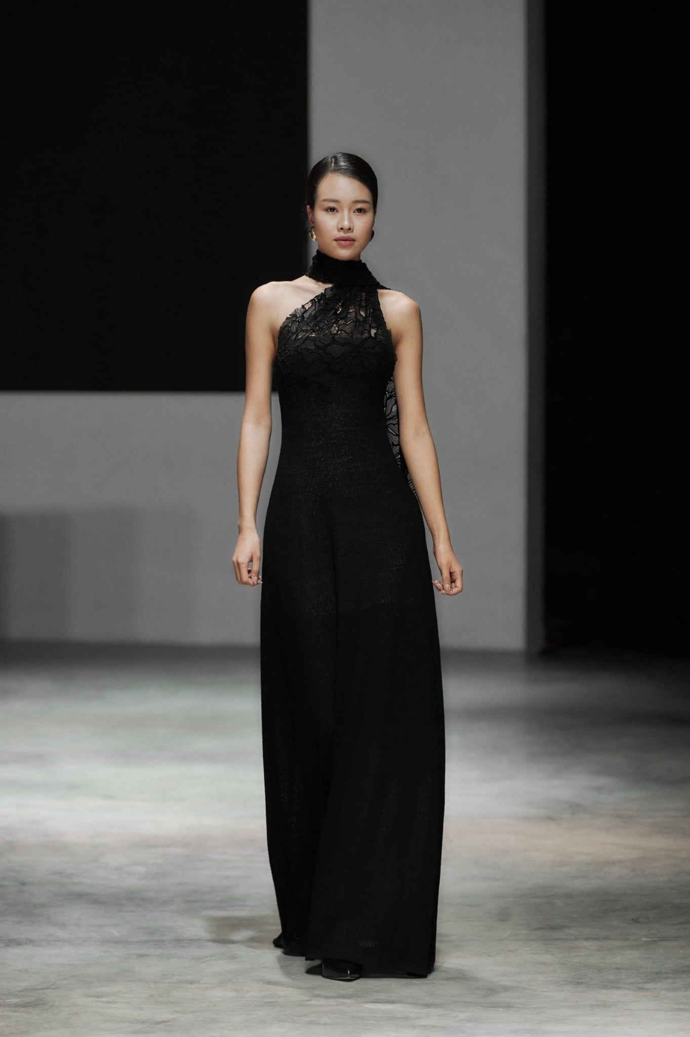 CORINNE ELEGANT LACE DRESS