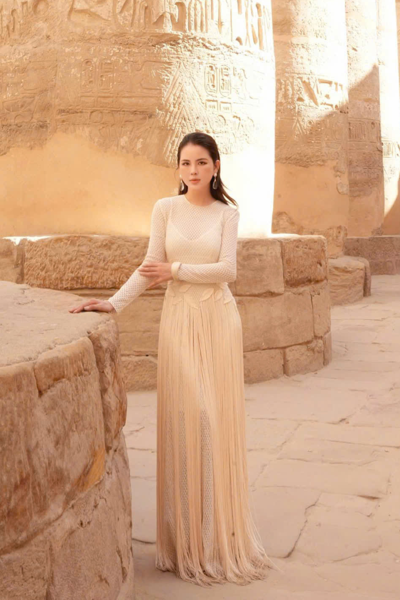  Thanh Thu Lê X LARISSA LONG DRESS 