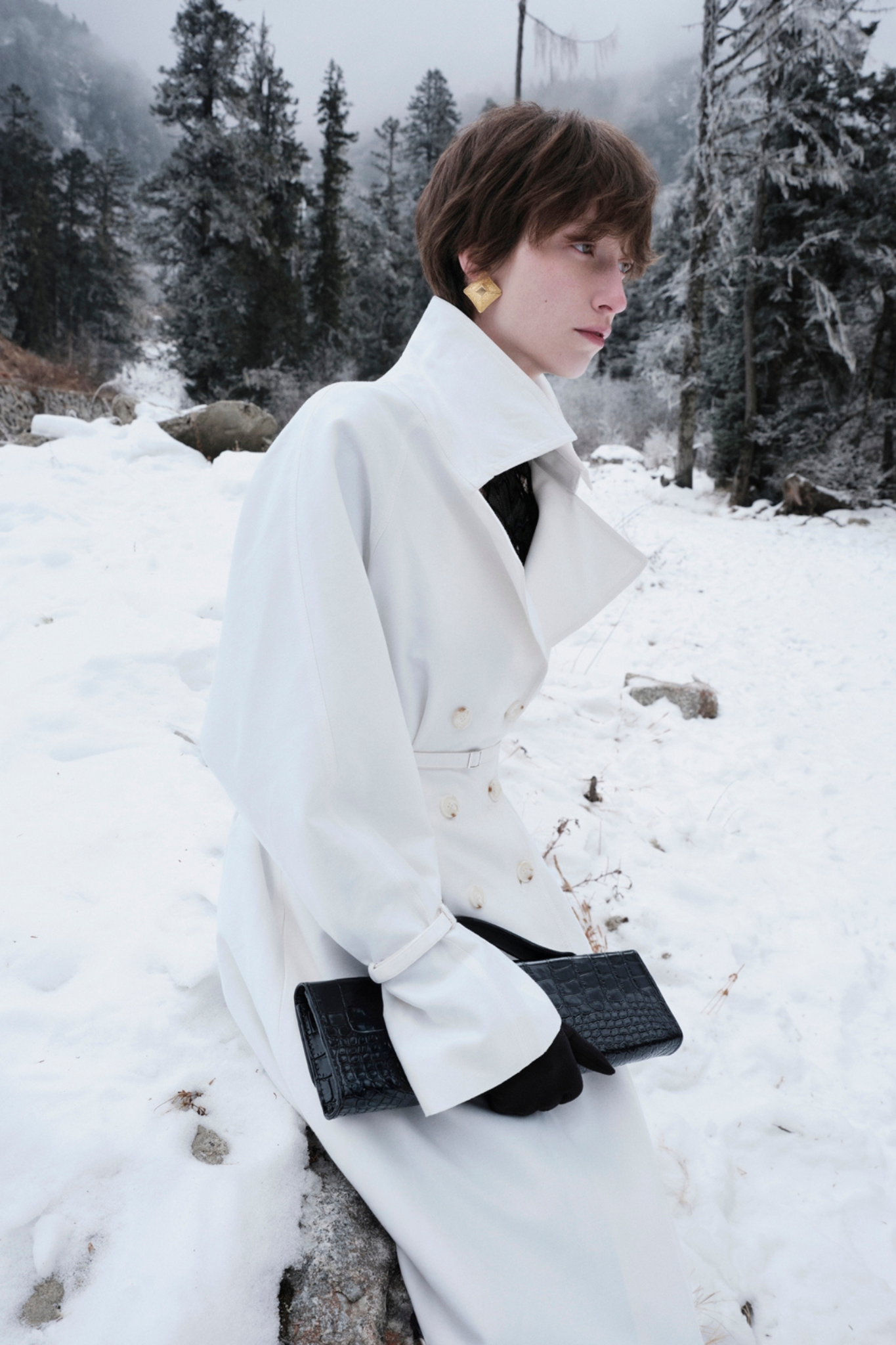 VELOURA DOUBLE-BREASTED COAT