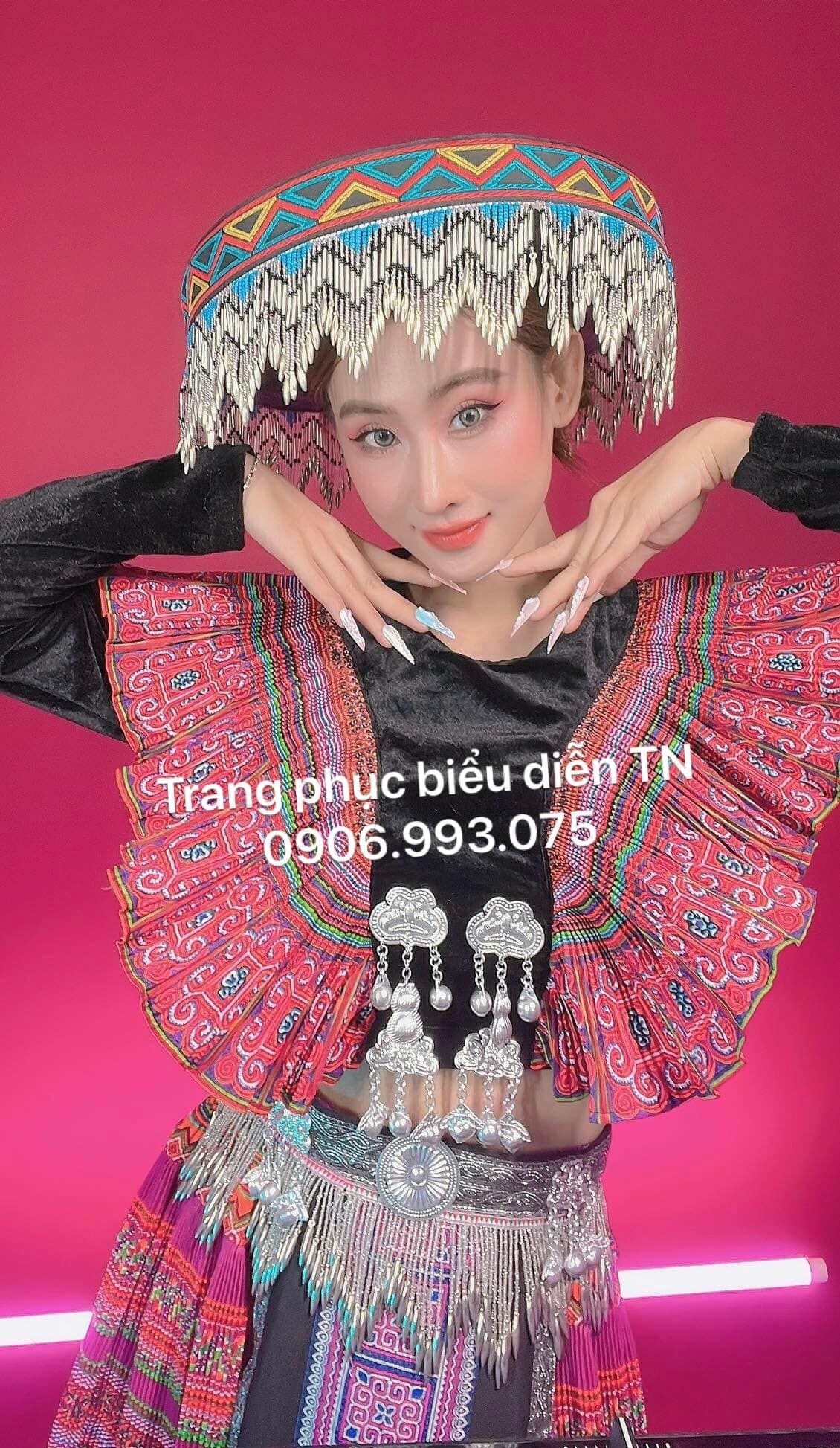 DT07 - Trang Phục Hmong Nữ