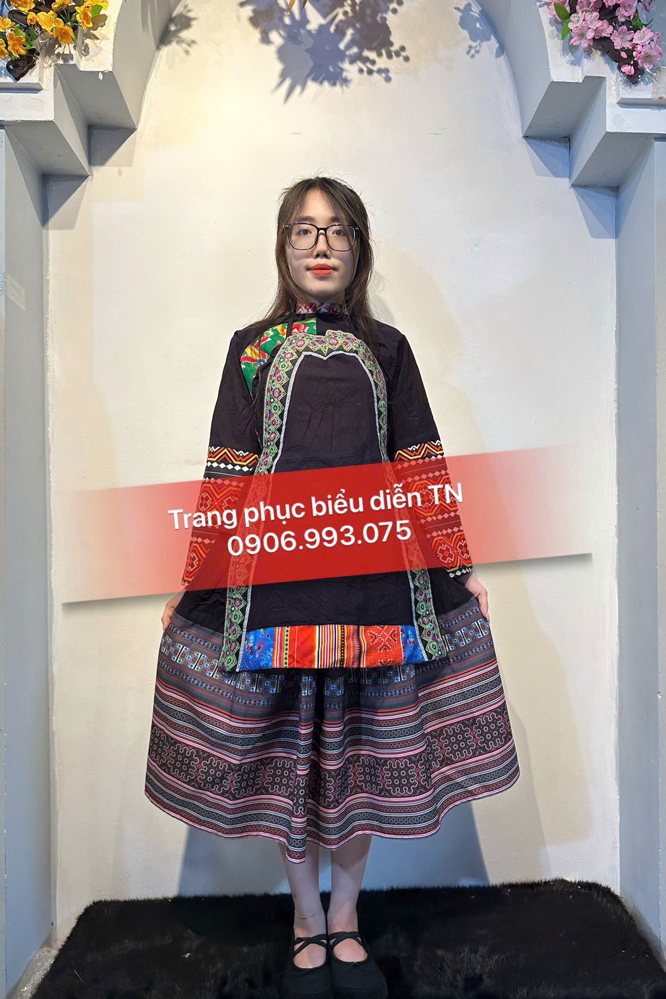 DT49 - Trang Phục Dân Tộc Bố Y (phom dài)