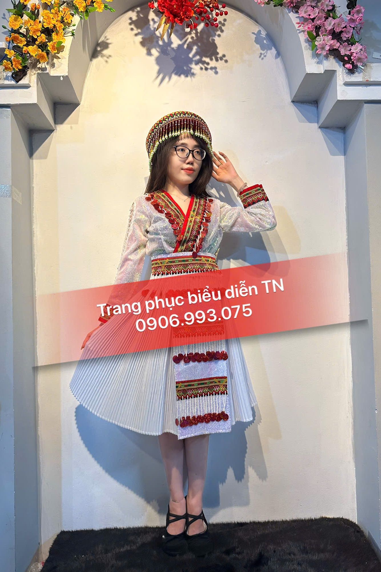 DT15 - Trang Phục H'mong Kim Sa Trắng