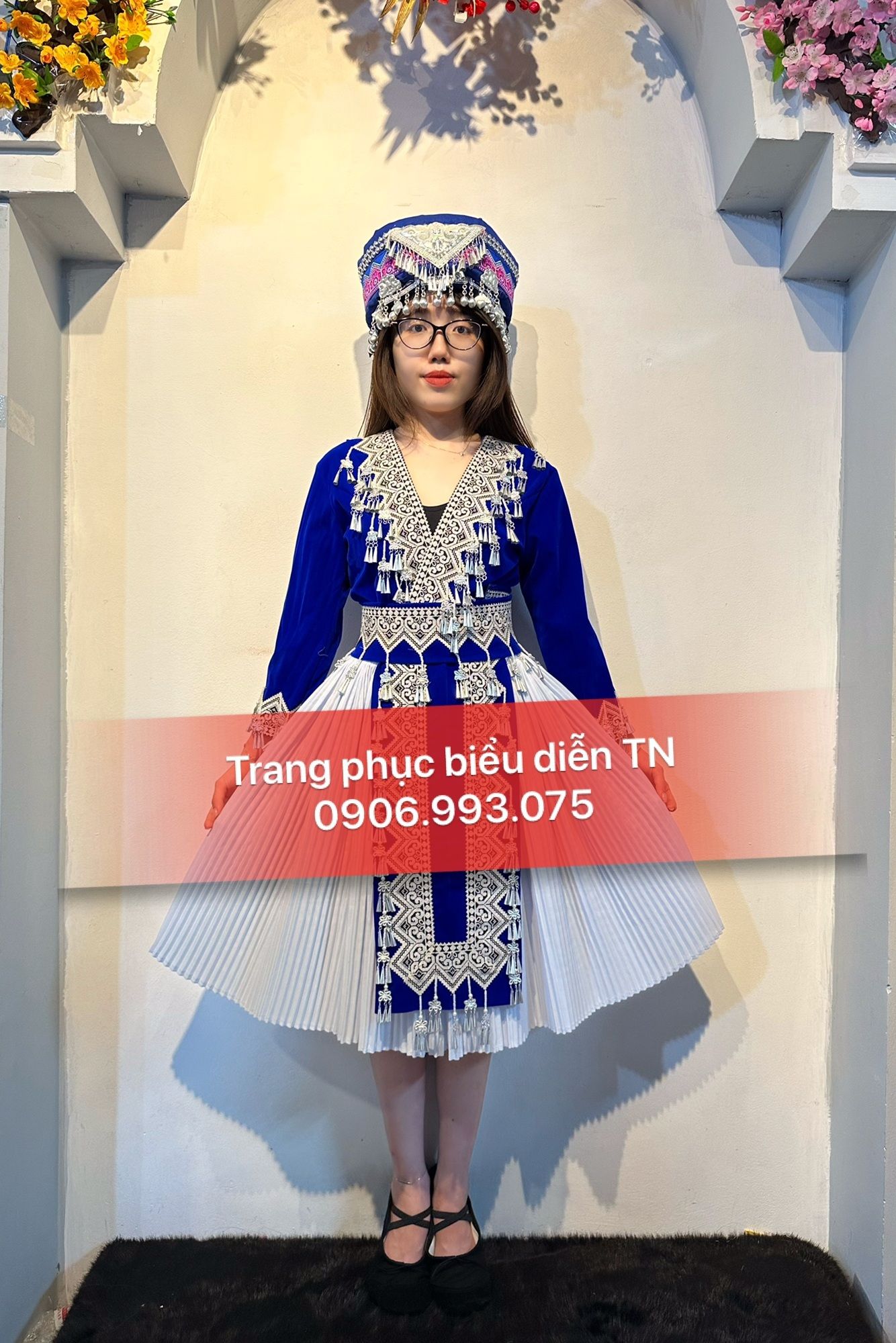 DT17 - Trang Phục H'Mong Nữ Xanh Coban Váy Trắng