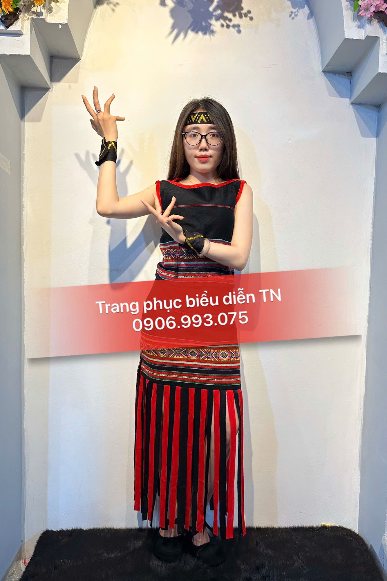 DT93 - Trang Phục Tây Nguyên Nữ Thổ Cẩm