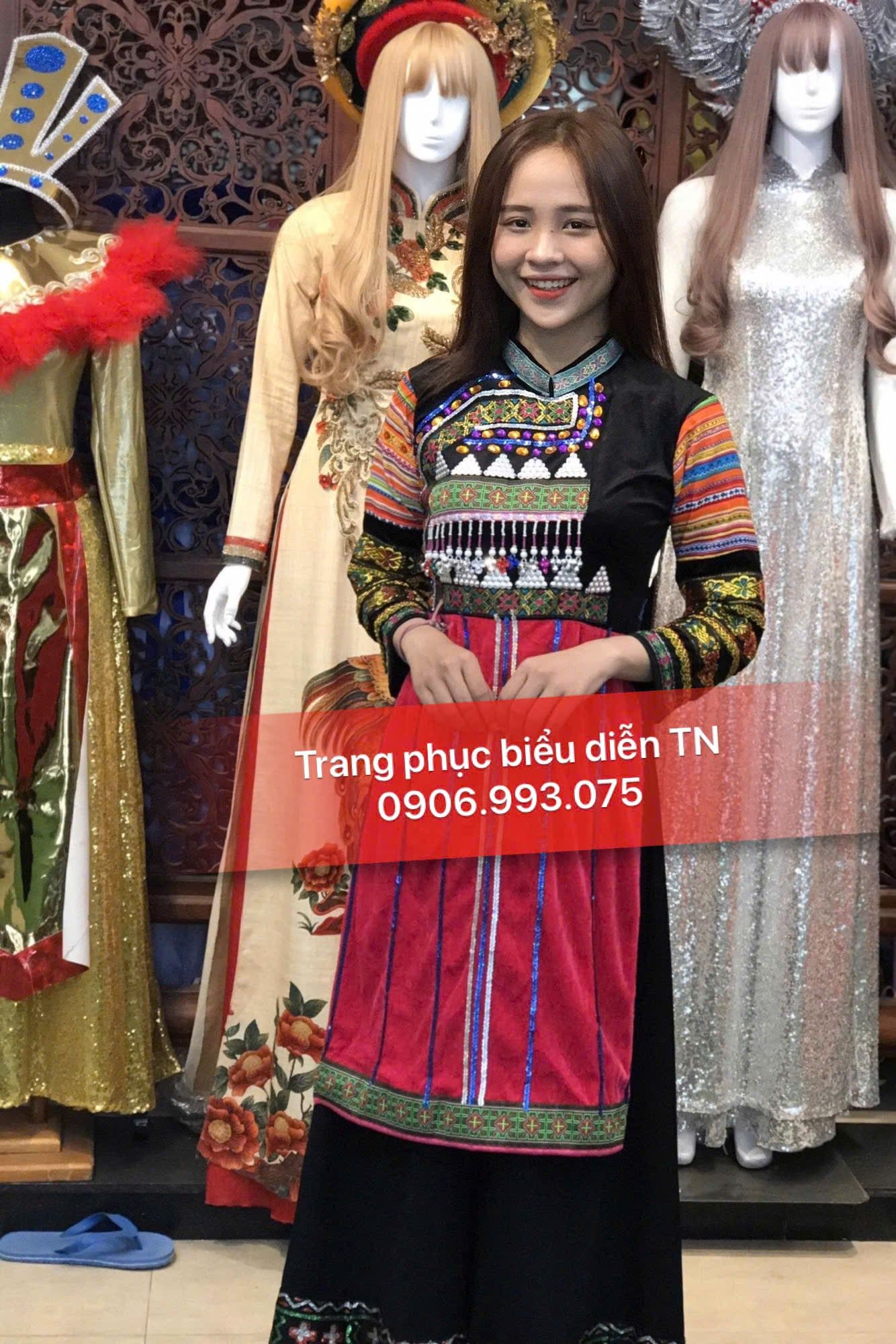 DT61 - Trang phục Dân Tộc Hà Nhì Hoa M1