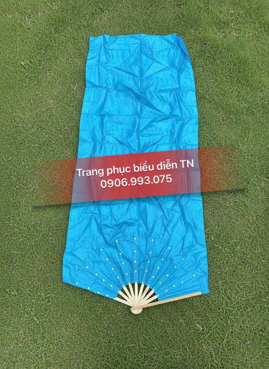 DC20 - Quạt lụa dài xanh dương