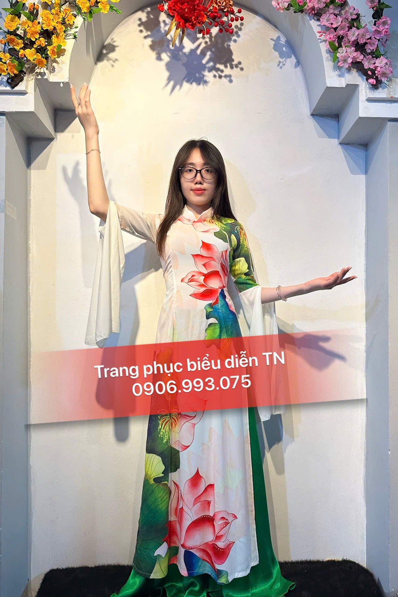 AD20 - Trang Phục Áo Dài Trắng Loang Sen Hồng Tay Xẻ