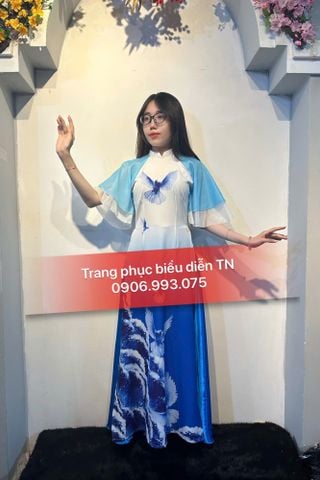  AD04 - Trang phục Áo Dài Trắng Loang Sóng Xanh 