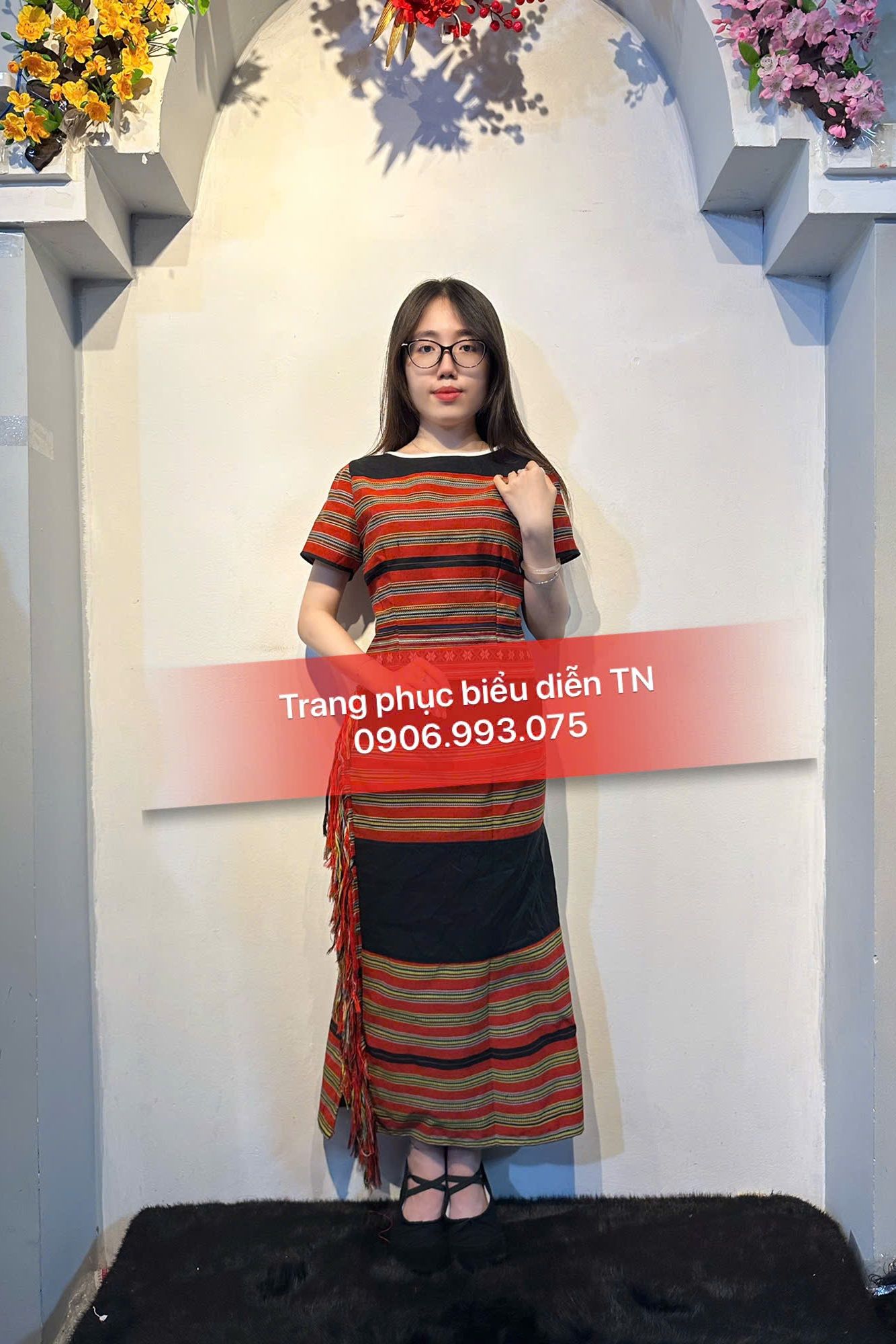 DT81 - Trang Phục Dân Tộc Pa Cô Nữ M1