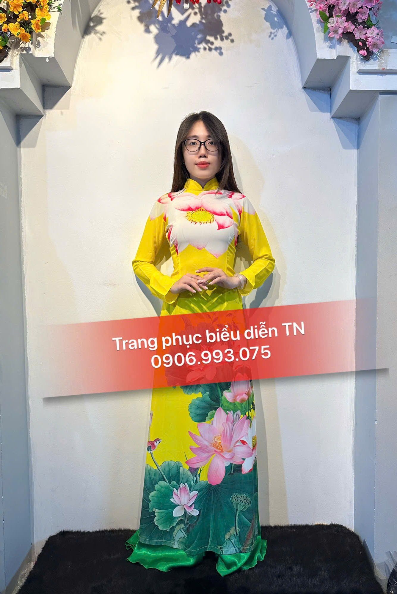 AD22 -Trang phục Áo Dài Sen Vàng Loang Xanh Lá
