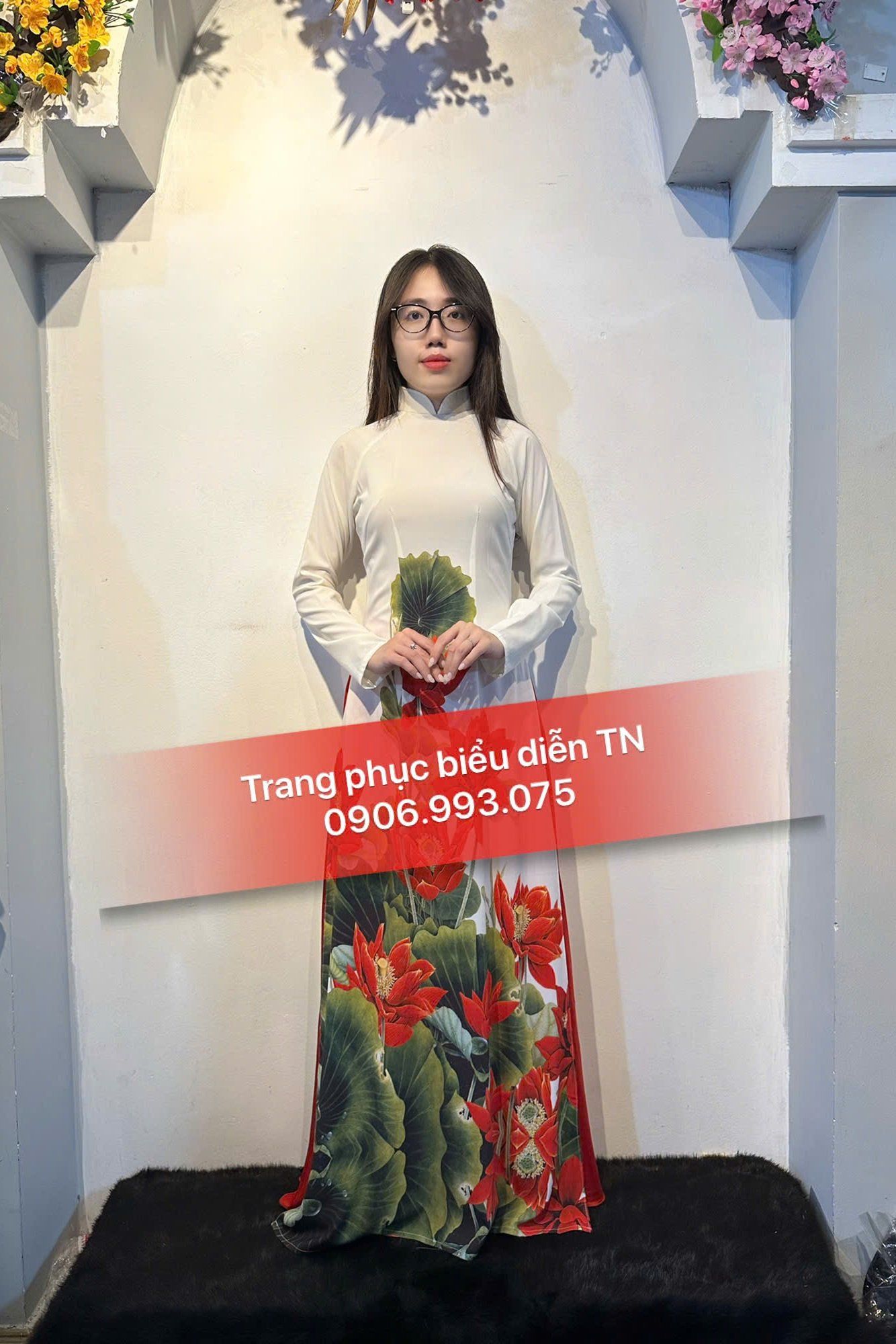 AD25 - Trang phục Áo Dài Trắng Sen Đỏ