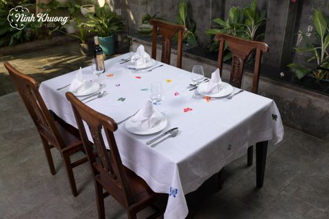  Table Cloth - Khăn bàn 12K175x3000 - Bướm đủ màu kim tuyến 