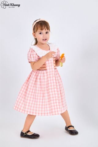  Đầm smock 2 bên cổ ren 