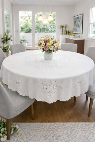  Khăn bàn tròn thêu hoa trắng 170cm 