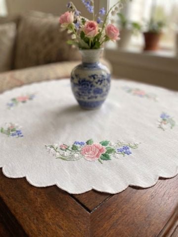  Khăn bàn tròn 60cm Thêu hoa 