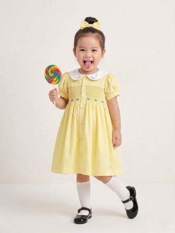  Đầm smock cổ trắng nút giữa 