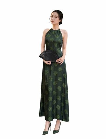  Đầm lụa cổ Yếm 