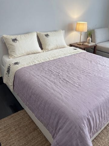  Mền lụa Thêu cúc 200*220 + 2 gối 50*70 