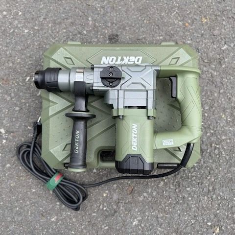 may-khoan-duc-be-tong-2-chuc-nang-1050w-dekton-dk-rh3002xpro-mau-oliu