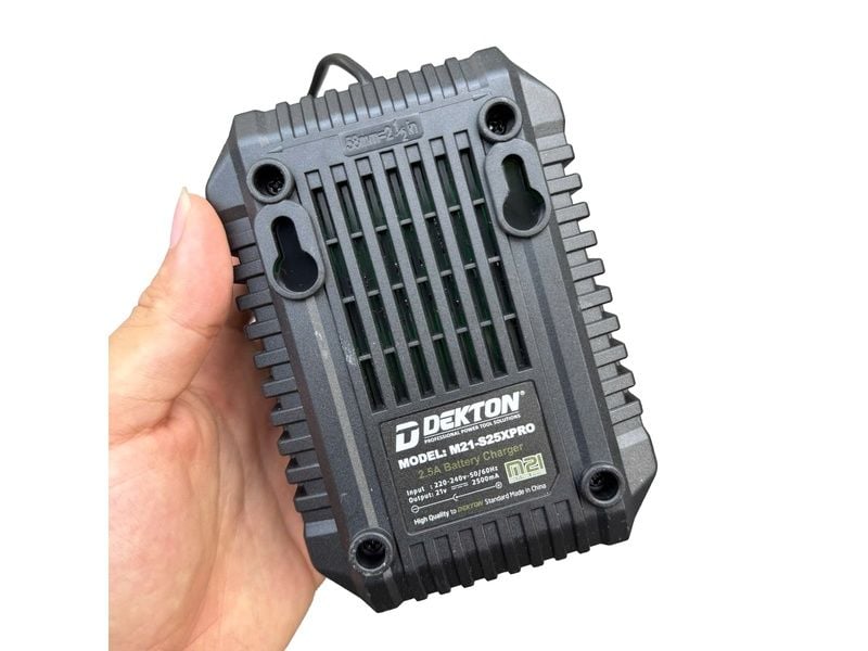 sac-dekton-21v-2-5a-m21-s25xpro