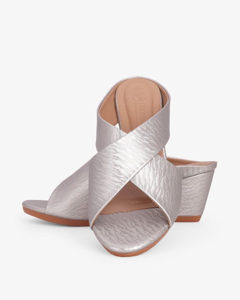 Dép Đế Xuồng Hạnh Dung Quai Chéo 6F HD02253AB