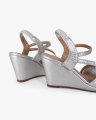 Sandal Đế Xuồng Hạnh Dung Quai Đắp Mảnh Chéo 9F HD02258AB