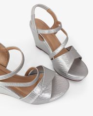 Sandal Đế Xuồng Hạnh Dung Quai Đắp Mảnh Chéo 9F HD02258AB