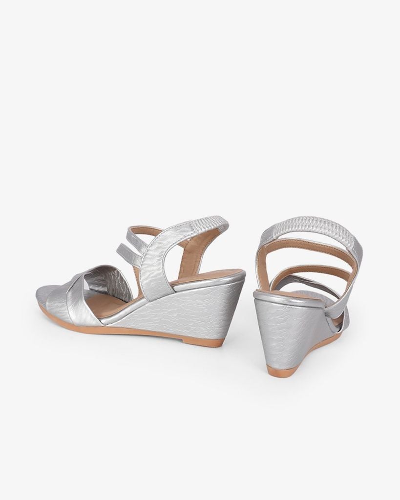 Sandal Đế Xuồng Hạnh Dung Quai Đắp Mảnh Chéo 6F HD02259AB