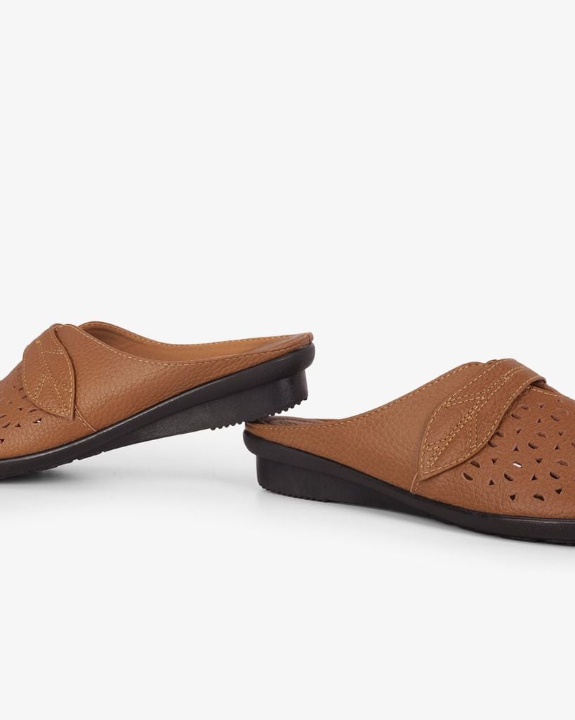 Dép Bít Mũi Hạnh Dung Đục Lỗ Quai Ngang HD041112AD