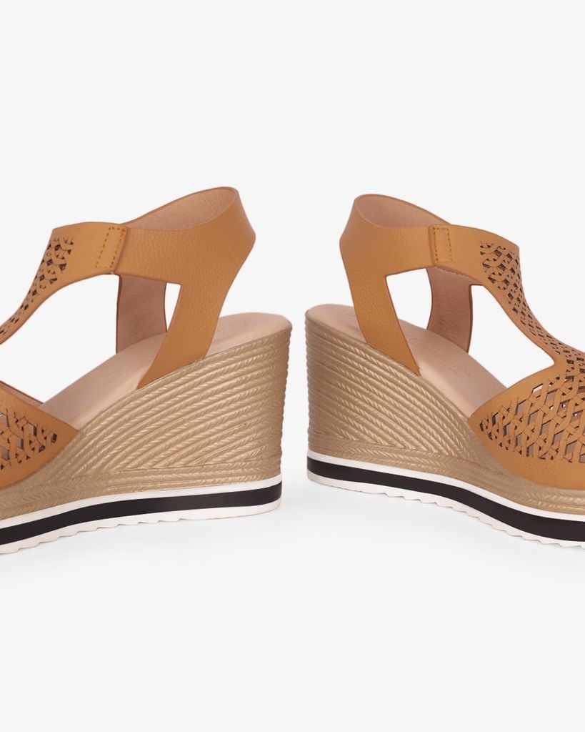 Sandal Đế Xuồng Hạnh Dung Quai Yếm Đục Lỗ HD29199AY