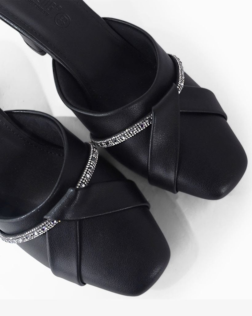 Dép Bít Mũi Hạnh Dung Mũi Vuông Xoàn Đắp HD04992AD