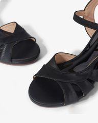 Sandal Đế Xuồng Hạnh Dung Nhiều Dây Nối Bên 9F HD02242AB