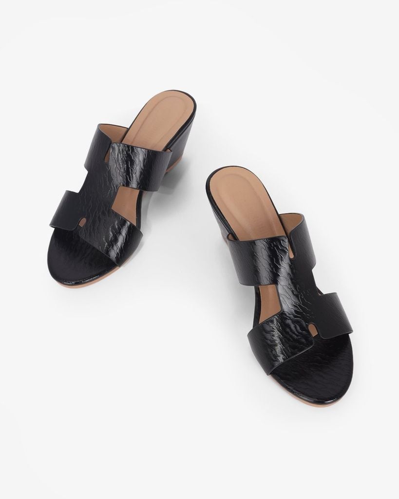 Dép Đế Xuồng Hạnh Dung Quai Đơn Giản 6F HD02257AB